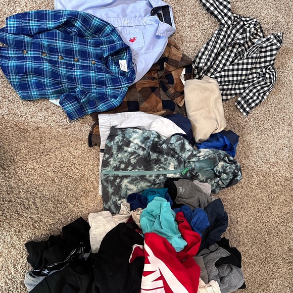 Clothes - Picture 3 of 3